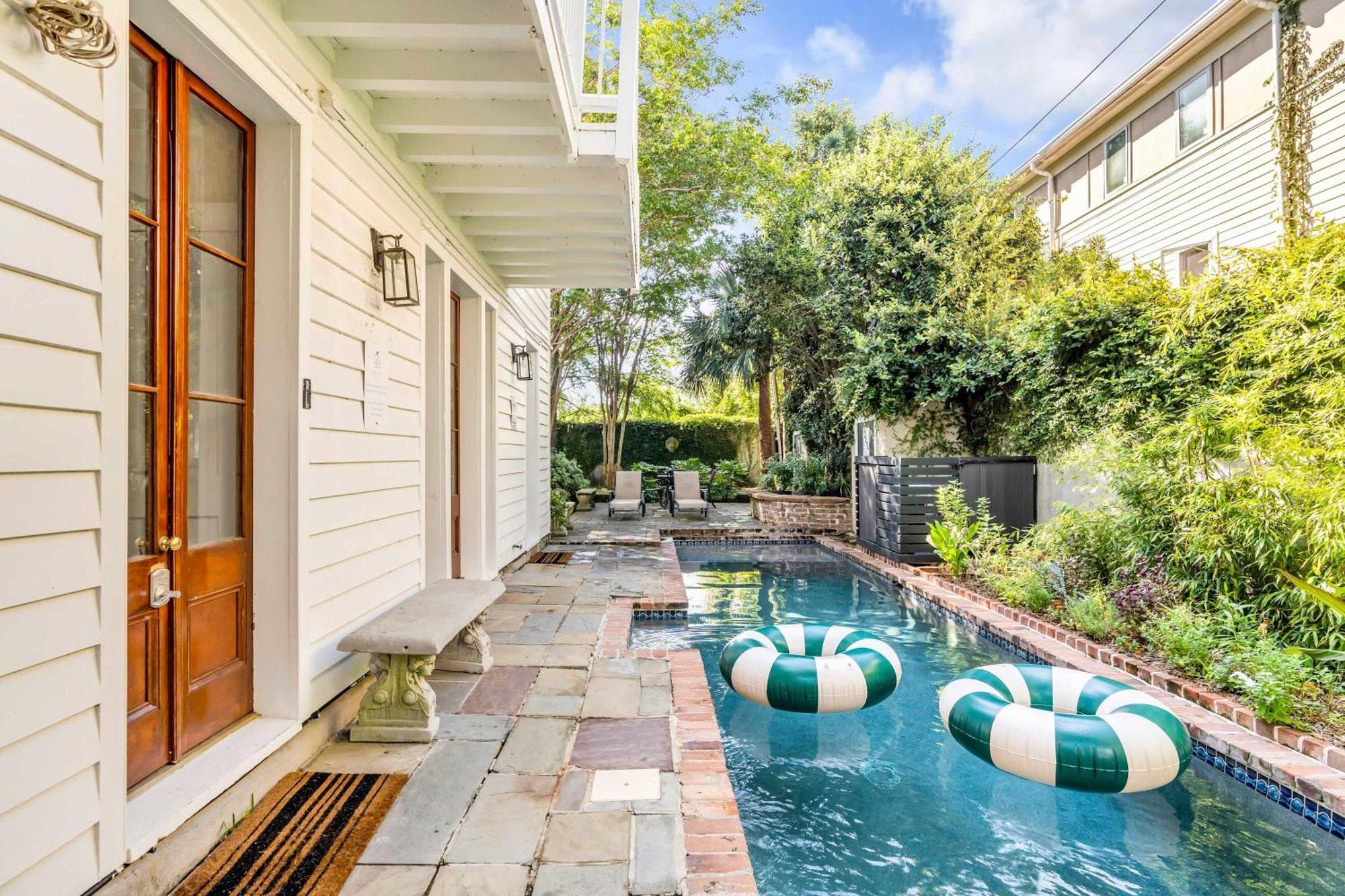 Serene Cottage With Beautiful Garden And Heated Pool ชาร์ลสตัน ภายนอก รูปภาพ